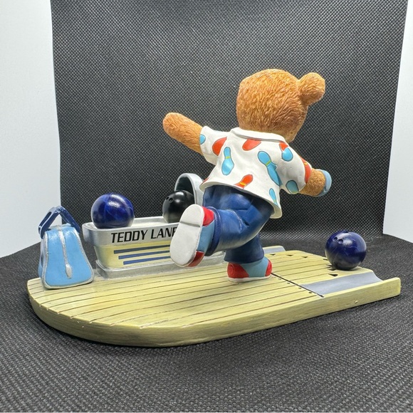 Teddy Lanes Collection Figure Faithful Fuzzies ALL In Delivery Bowling Bowl Cute - Picture 6 of 9